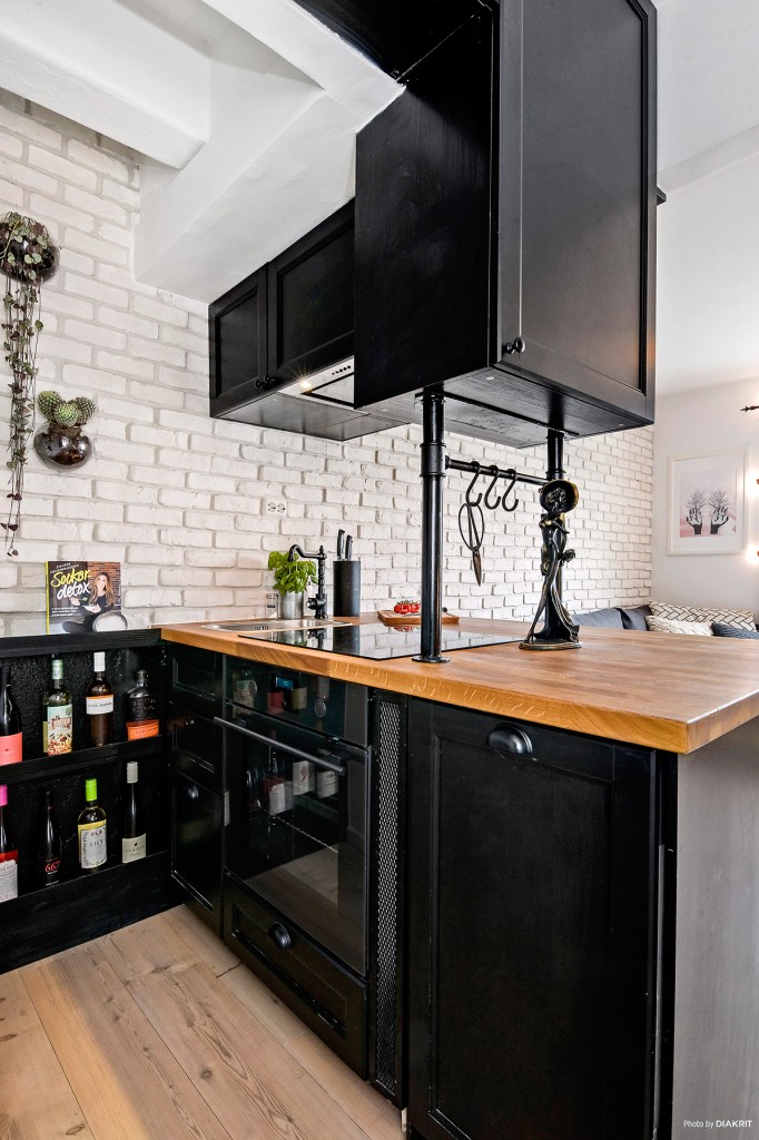 Una cocina en negro para 20m2 – Interiores Chic | Blog de decoración