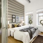 Consigue amplitud con rayas horizontales.