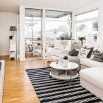Decoración en blancos.