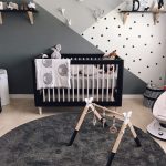 Decoración infantil en tonos grises para Enzo.